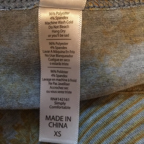 Lularoe Classic Tee - Picture 3 of 3